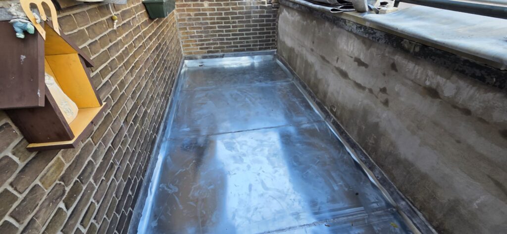 MTB Dakinspectie en Advies BV Zinkwerk balkon vervangen in Rotterdam